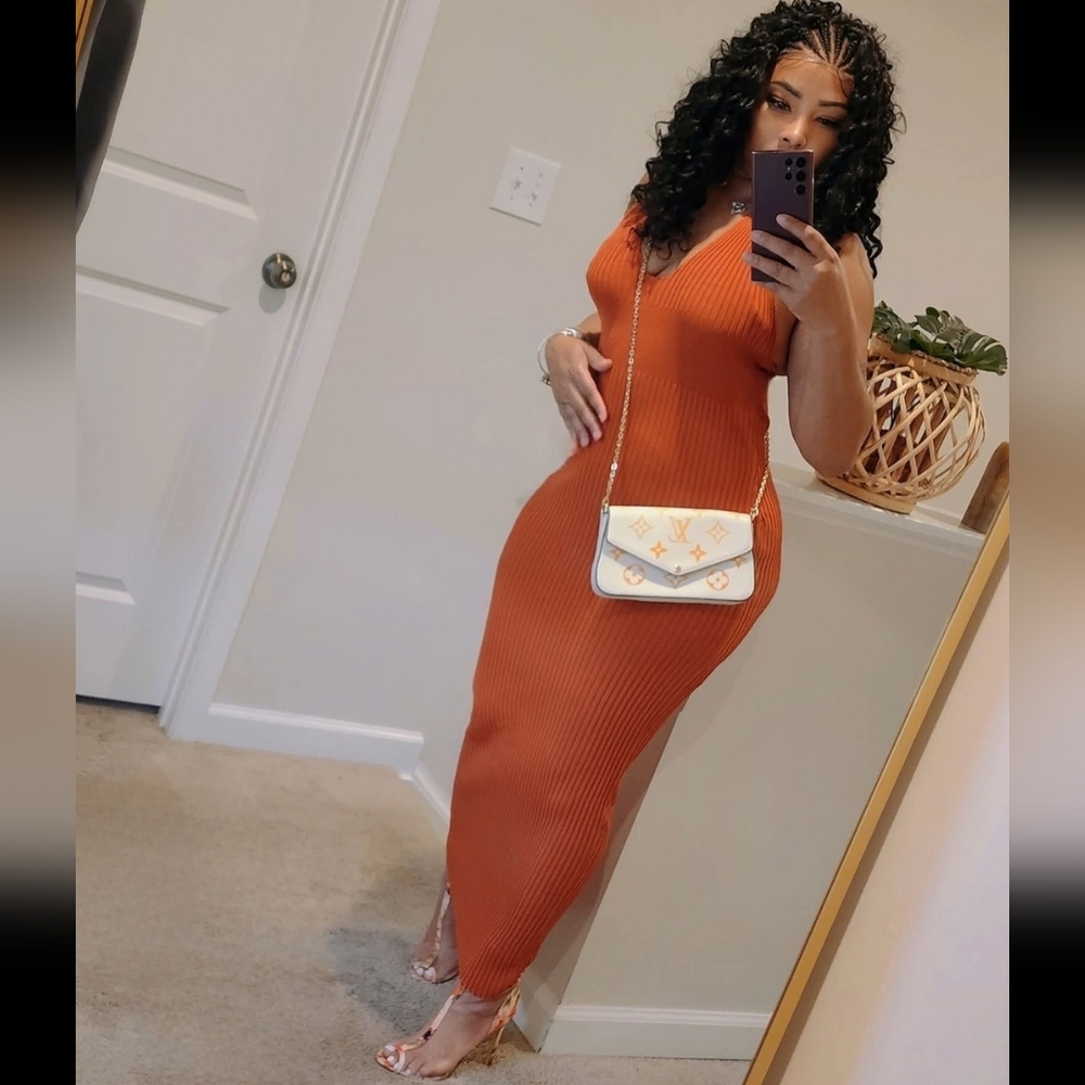 Elegant Orange Sleeveless Dress